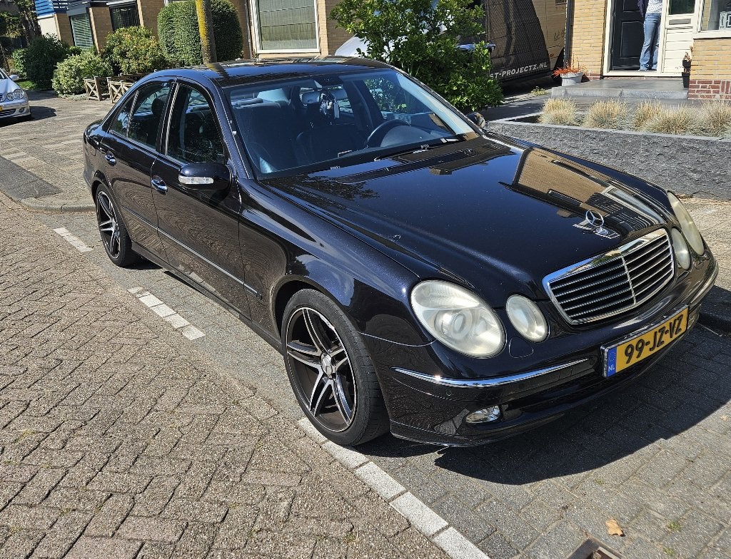 Mercedes-Benz E-Klasse 2.6 E240 Sedan AUT 2002 Zwart, Auto's, Automaat, Achterwielaandrijving, Zwart, 2597 cc