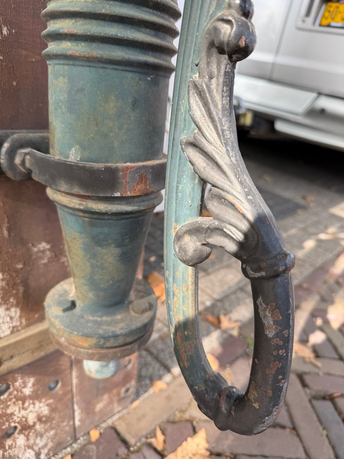 Grote fraaie gietijzeren waterpomp met ornamenten, Ophalen of Verzenden