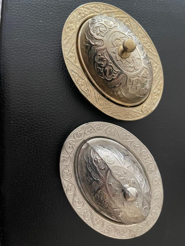 Set van 2 decoratieve schaaltjes met deksel, Antiek en Kunst, Ophalen