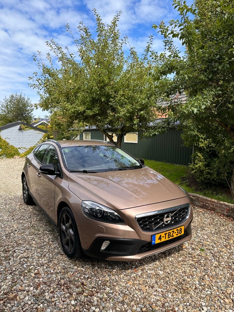 Volvo V40 Cross Country Summum 1.6 D2 115PK 2015 Bruin, Auto's, Voorwielaandrijving, 4 cilinders, Bruin, 1283 kg
