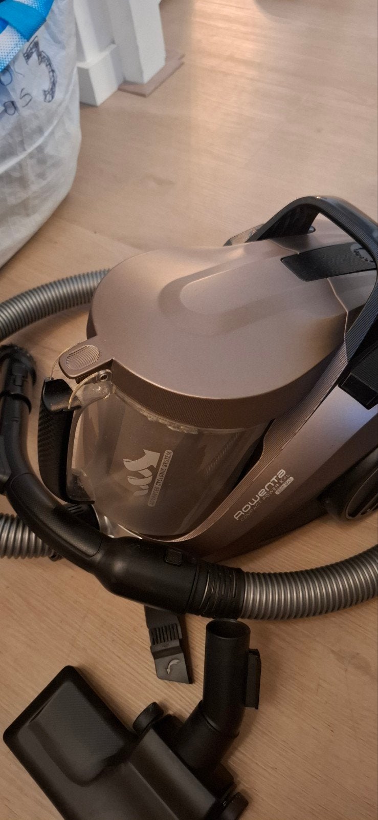 Rowenta zakloze stofzuiger, Rowenta, Inclusief accessoires, Gebruikt, Ophalen of Verzenden