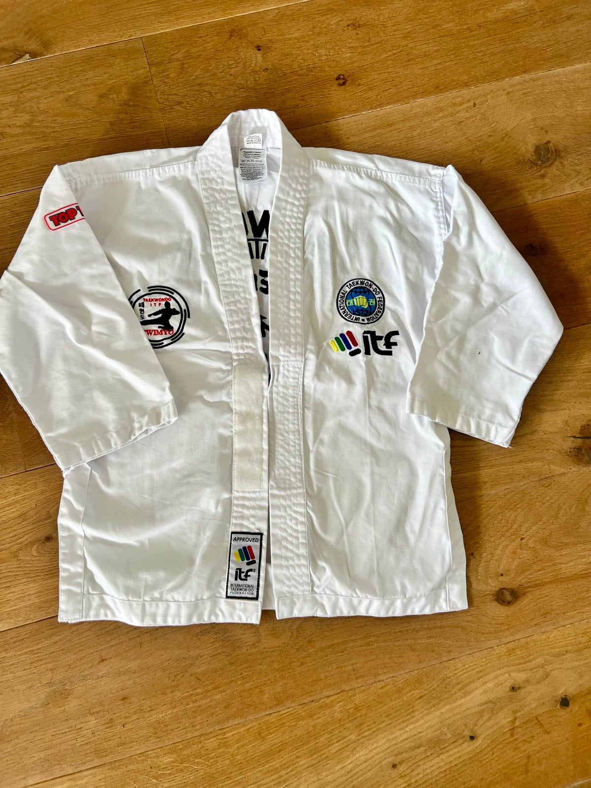 Taekwondo Twimyo pak - Maat 140 - Zo goed als nieuw, Taekwondo, Vechtsportpak, Maat L, Ophalen of Verzenden