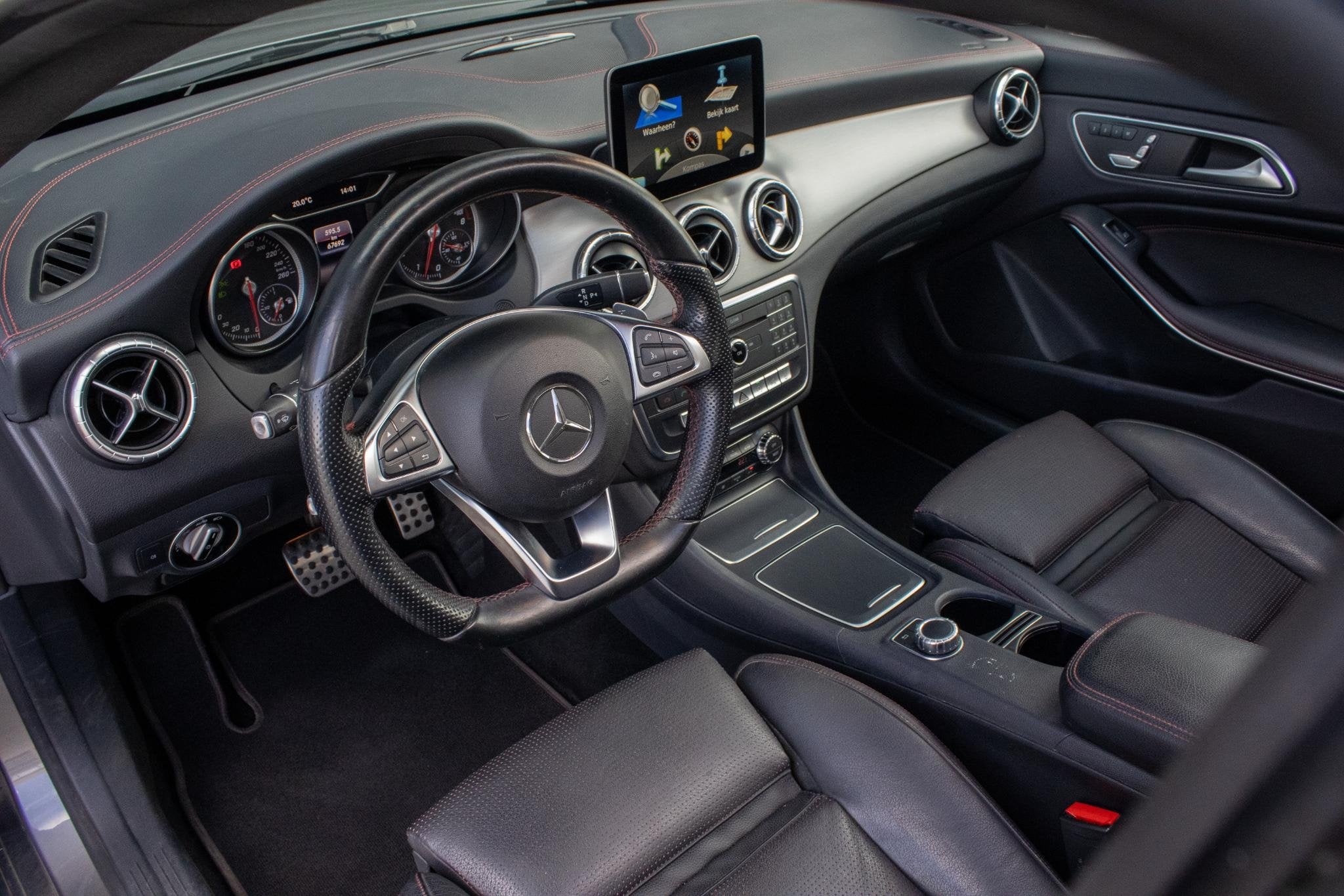 Mercedes-Benz CLA-klasse 200 Prestige PANO CAMERA MEMORY CRU, Gebruikt, Euro 6, 19 km/l, Sedan