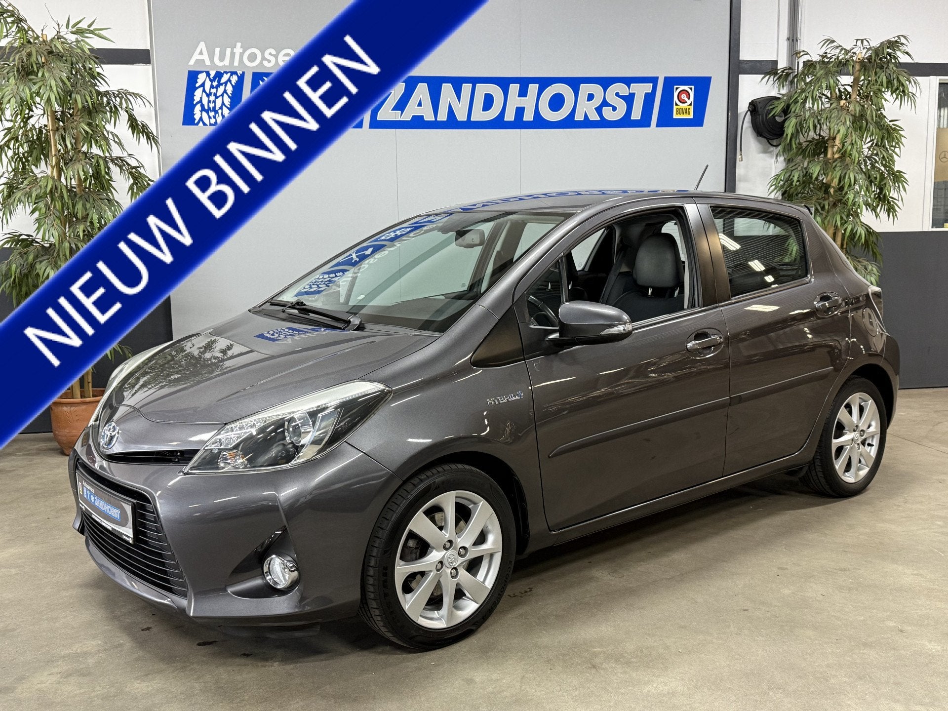 Toyota Yaris 1.5 Hybrid Dynamic (bj 2015, automaat), Euro 5, Gebruikt, 4 cilinders, 1070 kg
