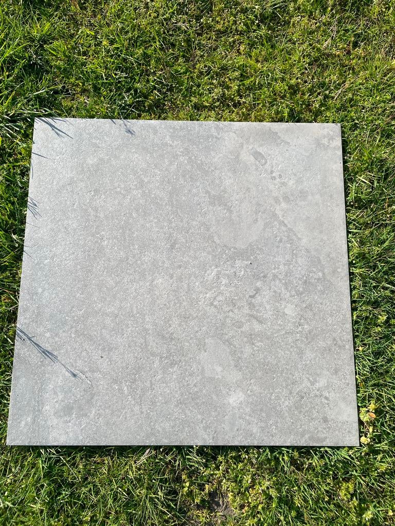 Gloednieuwe 60x60 tegels, 21 m², 10 mm dik, Ophalen, 60 cm of meer, 60 cm of meer, Zo goed als nieuw