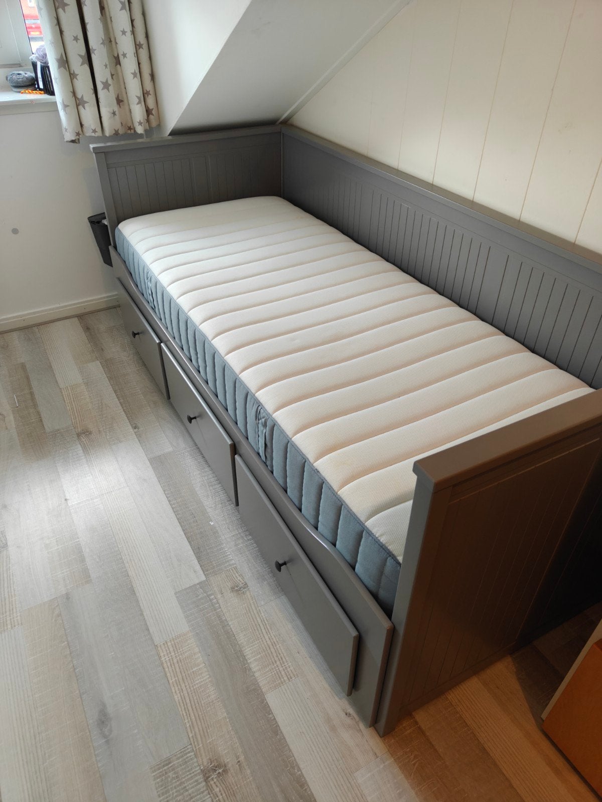 IKEA Hemnes bedbank met 3 lades en uitschuifbaar bed, Ophalen, Gebruikt, Eenpersoons, Wit