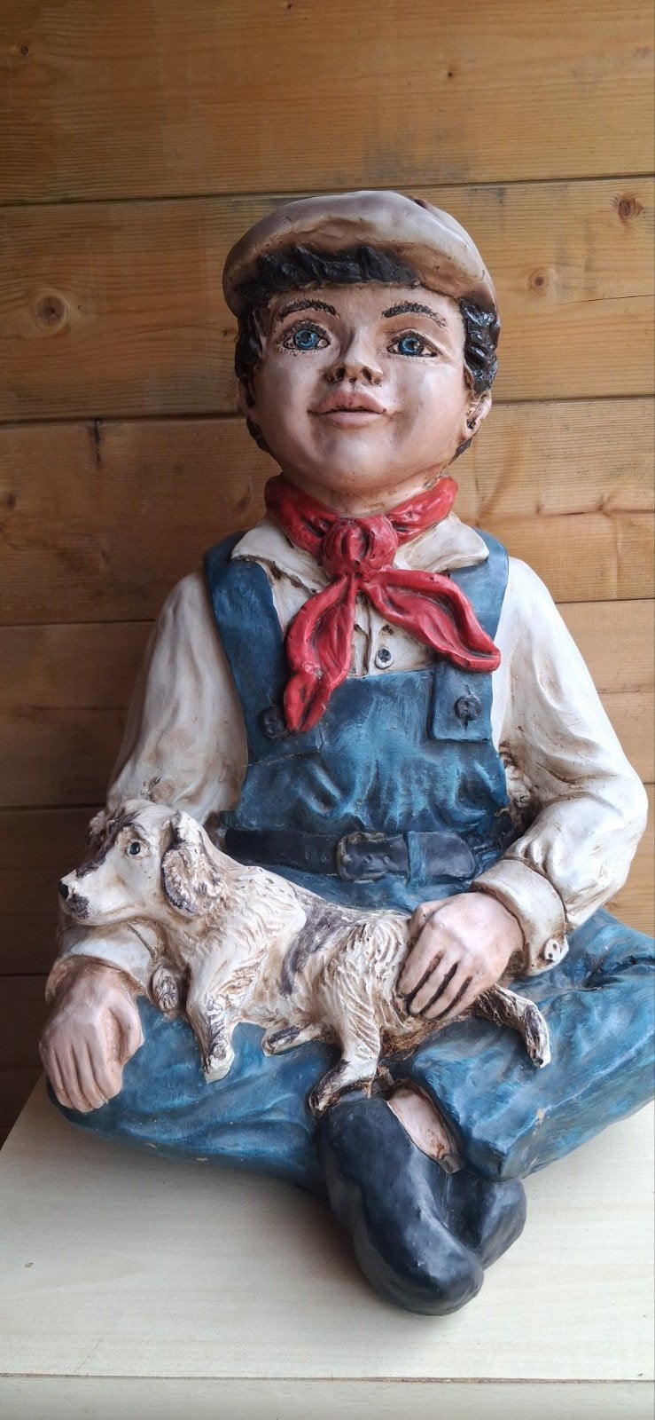 Beeld jongen met hond - Decoratief en charmant, Ophalen of Verzenden, Dier