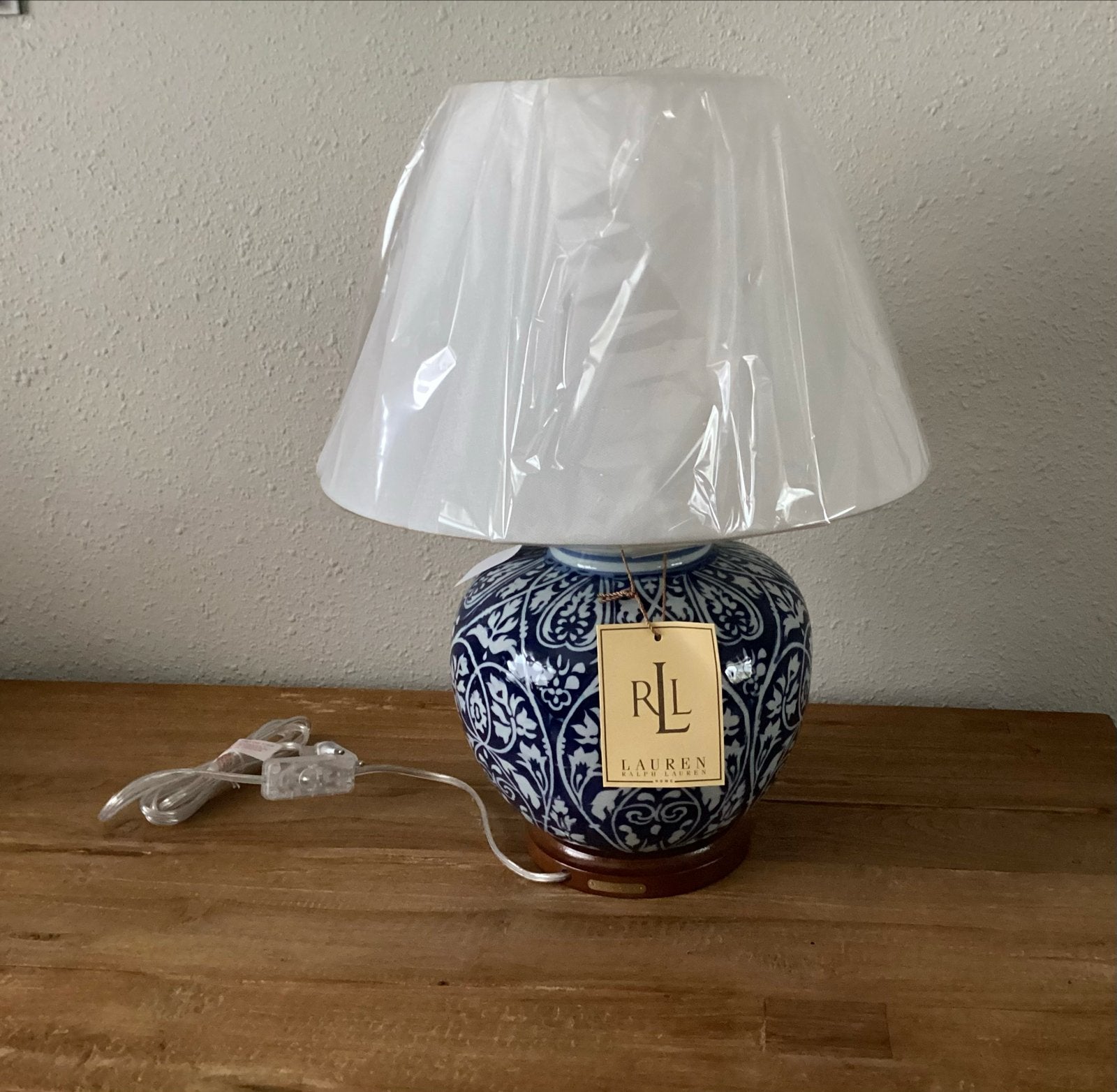 Ralph Lauren Tafellamp - Blauw/Wit Keramiek met Houten Voet, Blauw, Overige merken, Verzenden, Keramiek