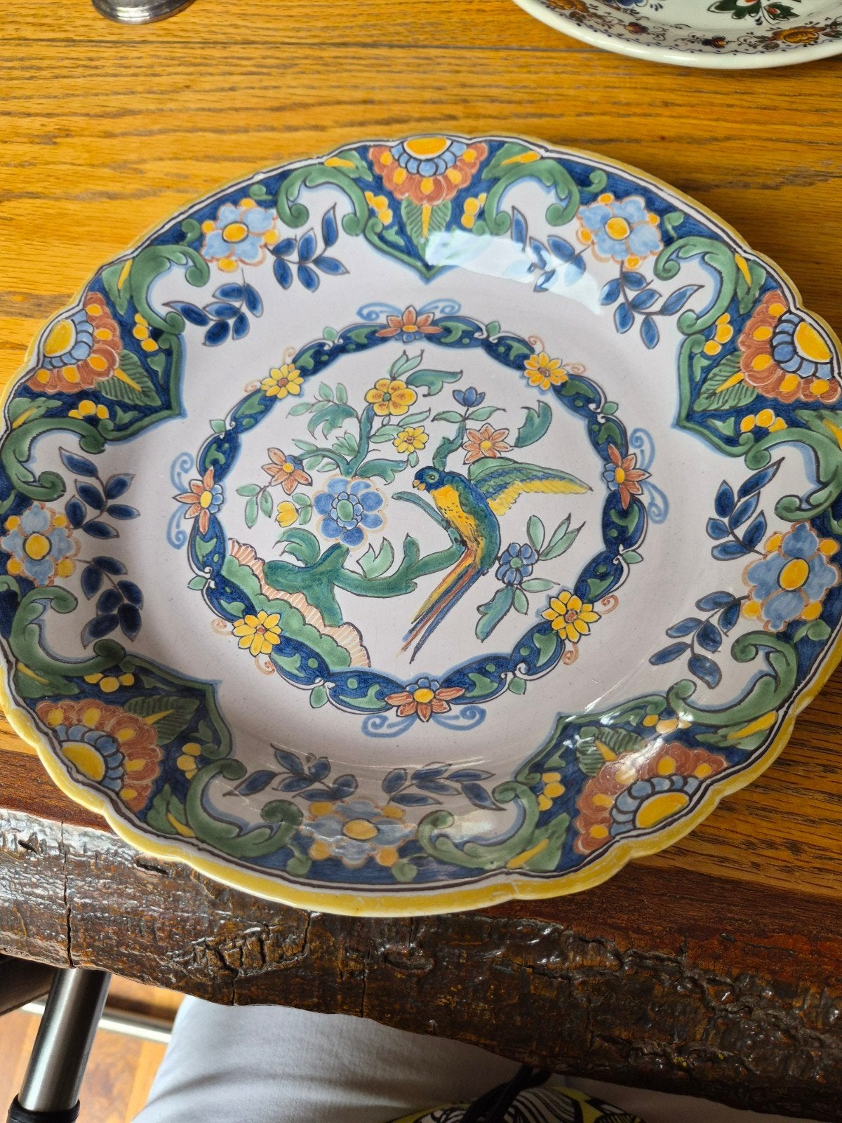 Groot Makkums Bord - Puntgaaf met Papegaai Decor, Antiek en Kunst, Ophalen of Verzenden