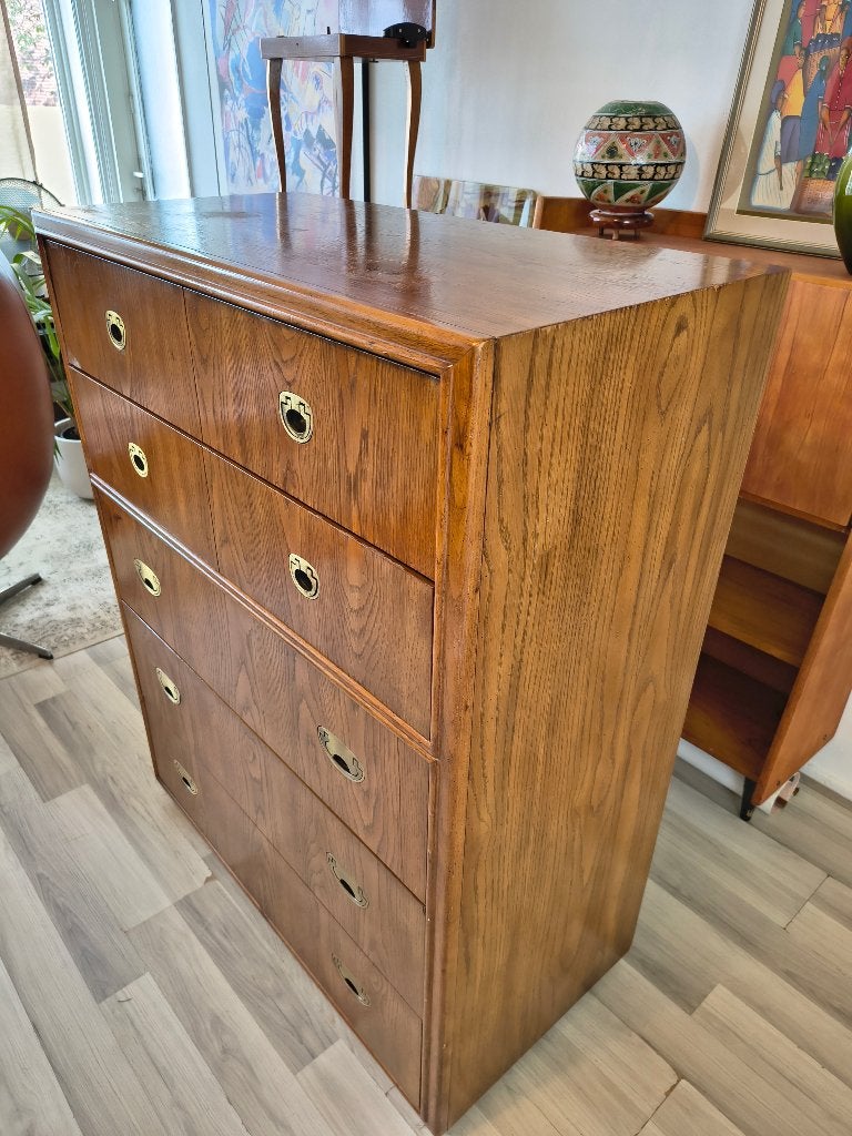 Vintage Drexel Heritage Highboy Ladekast | Mid-Century Eiken, 5 laden of meer, 100 tot 150 cm, Drexel Heritage, Zo goed als nieuw