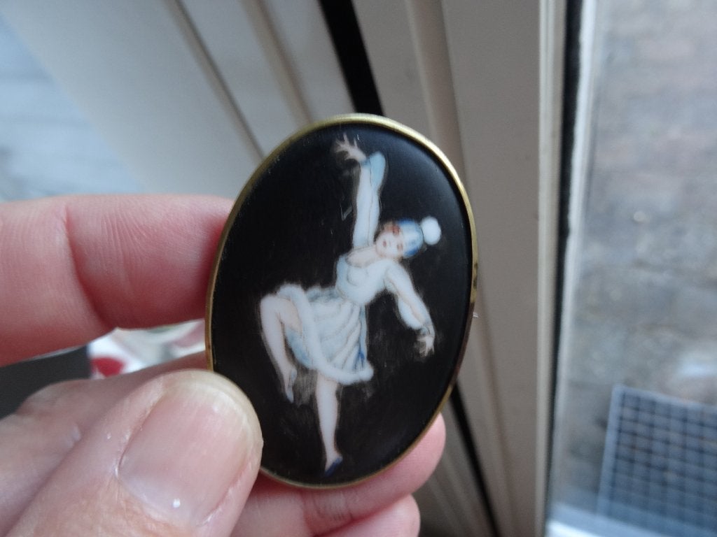 Antieke oude broche met steen danseres Art Deco, Sieraden, Tassen en Uiterlijk, Antieke sieraden, Ophalen, Overige materialen