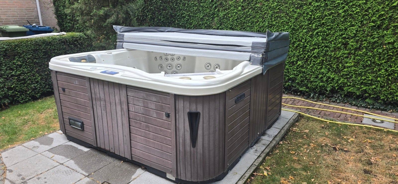 Jacuzzi met klein defect - Werkt nog goed!, Ophalen, Gebruikt, Vast
