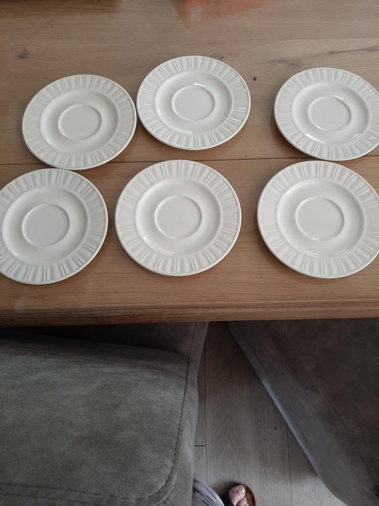 6 schoteltjes van het servies queen's Garden., Ophalen of Verzenden, Zo goed als nieuw
