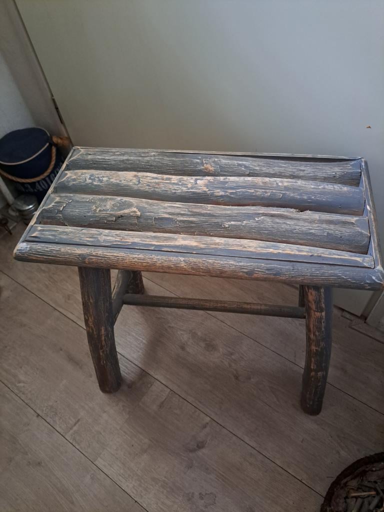 Hele mooie houten krukje nieuw, Huis en Inrichting, Krukjes, Ophalen, Nieuw