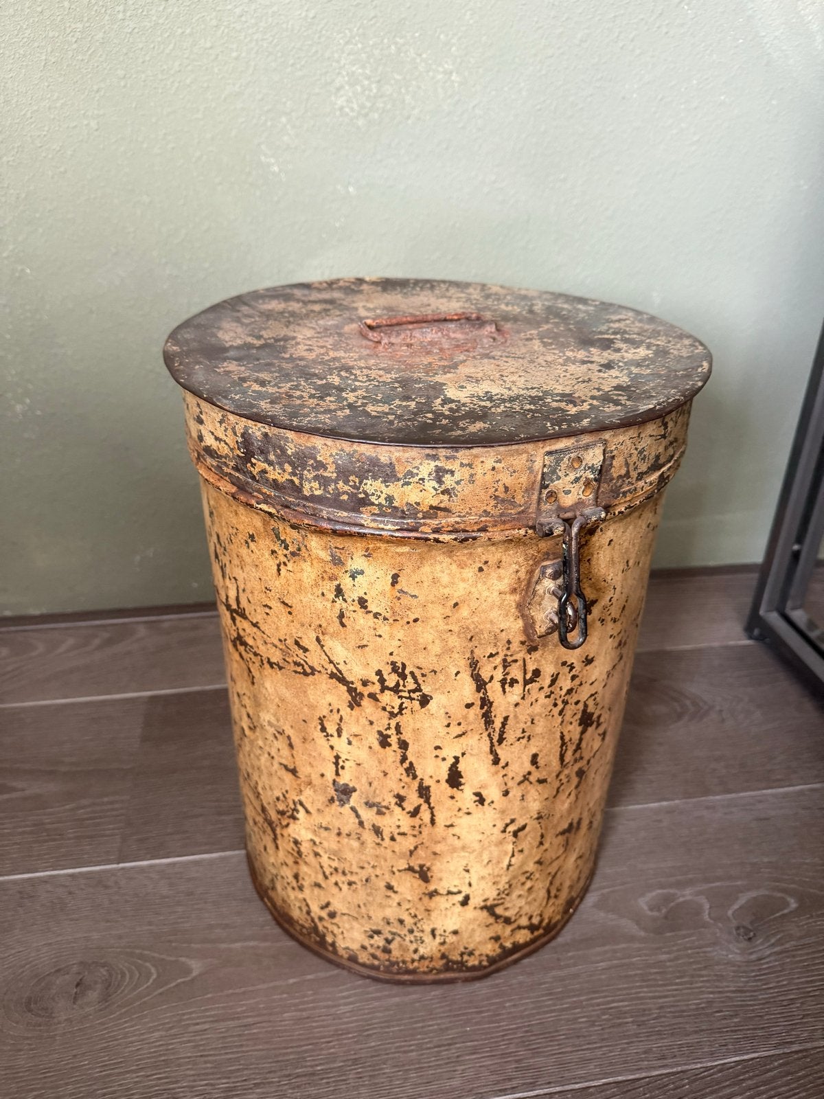 Industriële ijzeren ton - 40cm hoog, 30cm diameter, Ophalen