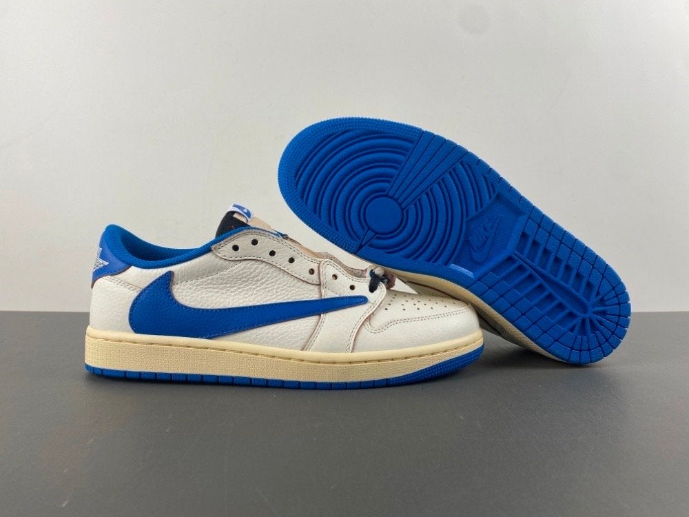 Nike Air Jordan 1 Low OG SP Travis Scott x Fragment, Ophalen of Verzenden, Zo goed als nieuw, Wit, Sneakers of Gympen