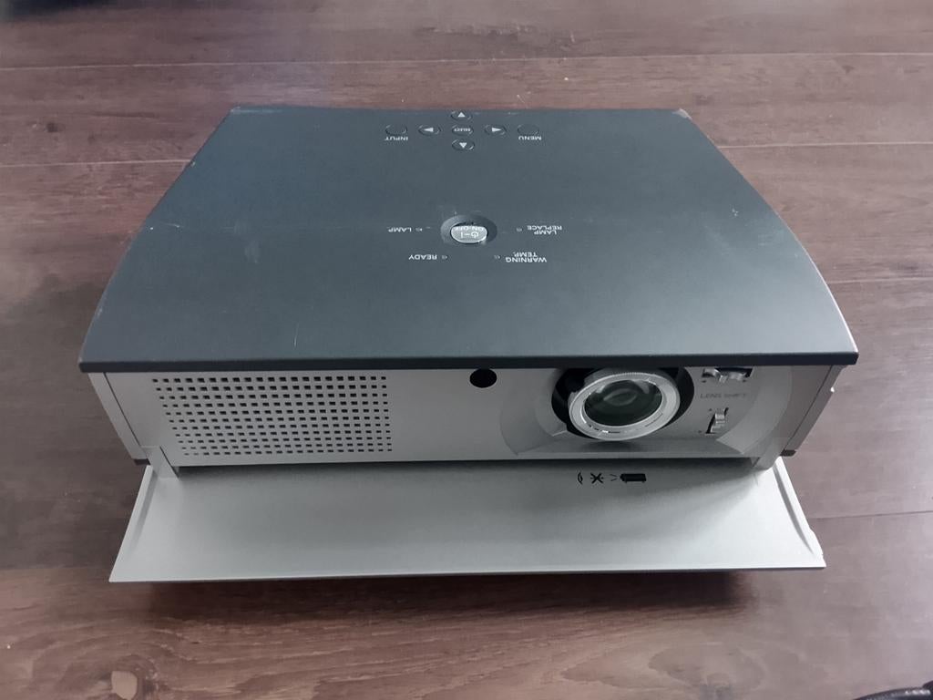 Sanyo Projector met afstandsbediening en stroomkabel, Audio, Tv en Foto, Beamers, Ophalen of Verzenden, Sanyo, Overige resoluties