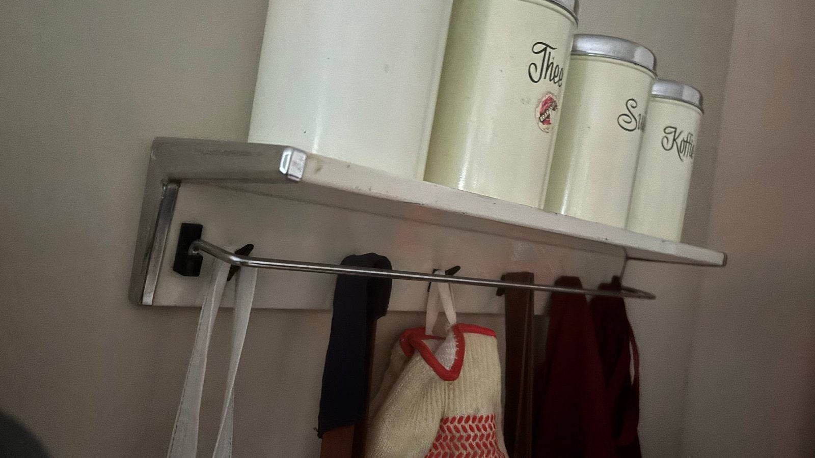 Brabantia rekje met plank en haken voor keukenbenodigdheden, Ophalen of Verzenden, Metaal, Wit, Brabantia