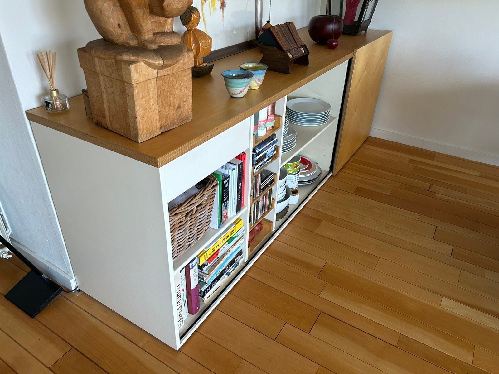 Lage, moderne en tijdloze kast (dressoir), Huis en Inrichting, Ophalen, Modern, tijdloos, Met lade(s), 200 cm of meer