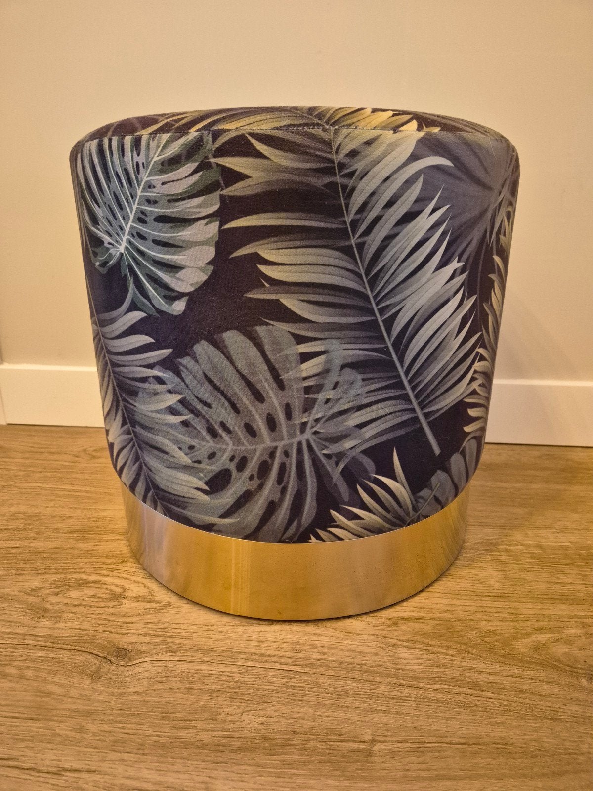 Poef met gouden rand en bladermotief, Huis en Inrichting, Ophalen, Minder dan 50 cm, Rond, Minder dan 50 cm
