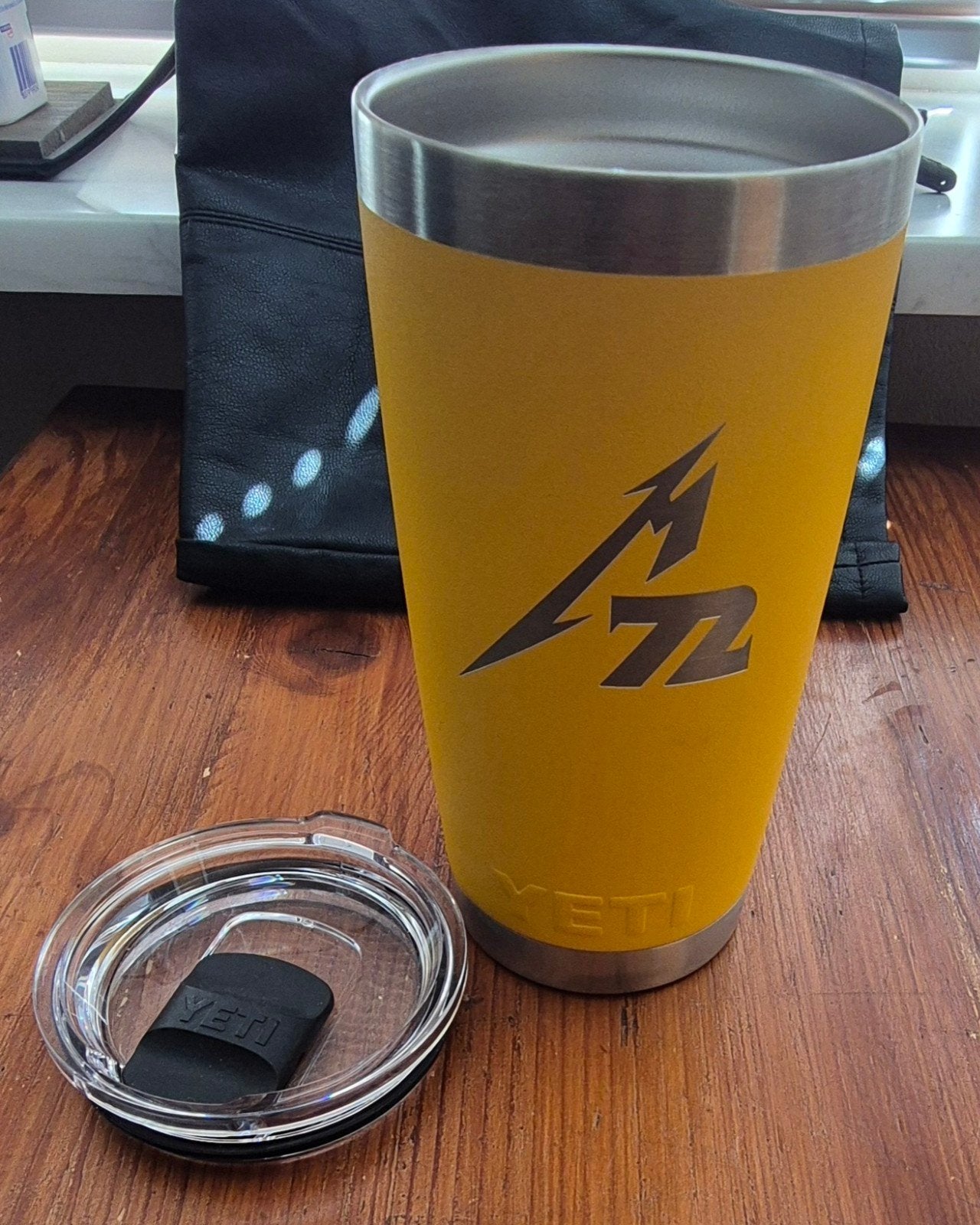 Metallica M72 tour  Yeti drinkbeker geel met Metallica logo, Ophalen of Verzenden, Nieuw