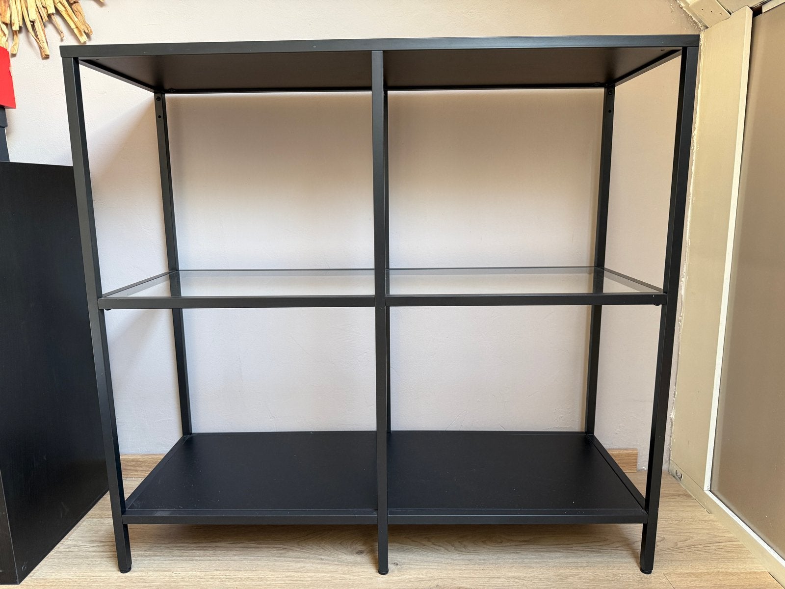IKEA VITTSJÖ Open kast/boekenkast met glazen planken, Ophalen, Gebruikt