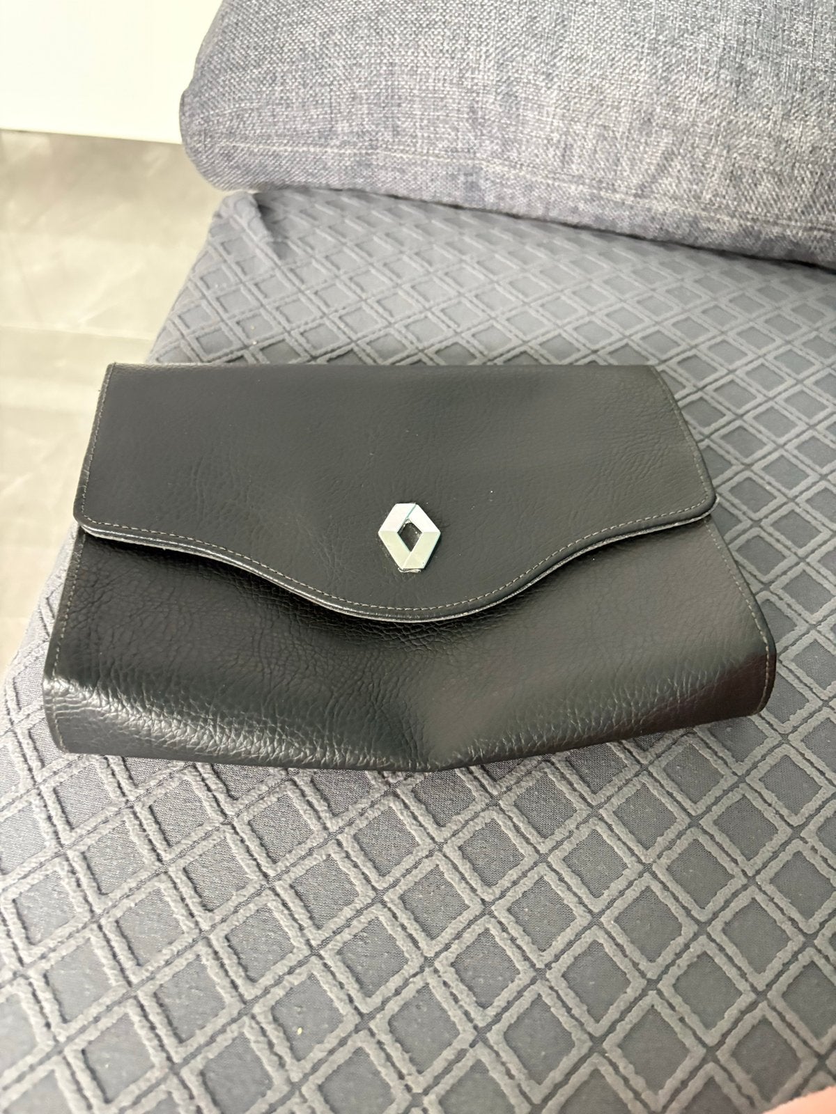 Zwarte clutch met Renault logo, Ophalen of Verzenden, Gebruikt, Zwart, Overige merken