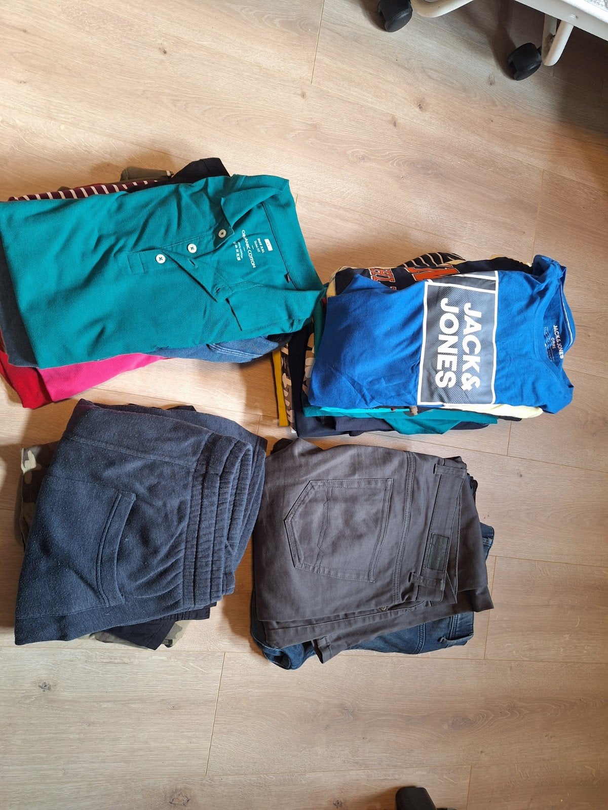 Grote kledingbundel: T-shirts, Polo', korte en lange broeken, Ophalen, Meerkleurig, Overige maten, Diverse