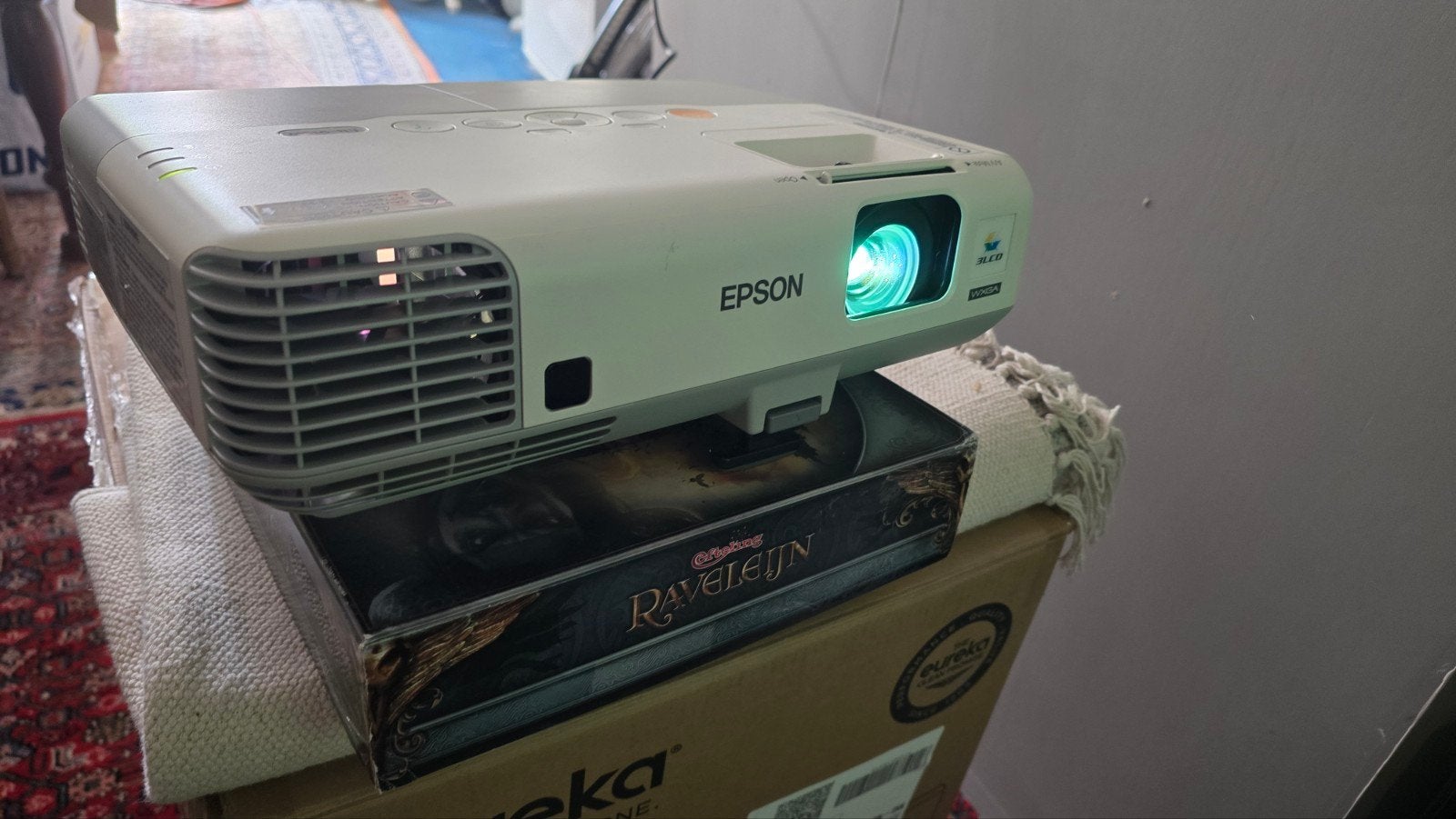 Epson beamer en electrisch projectiescherm, Audio, Tv en Foto, Ophalen, Elektrisch, Zo goed als nieuw