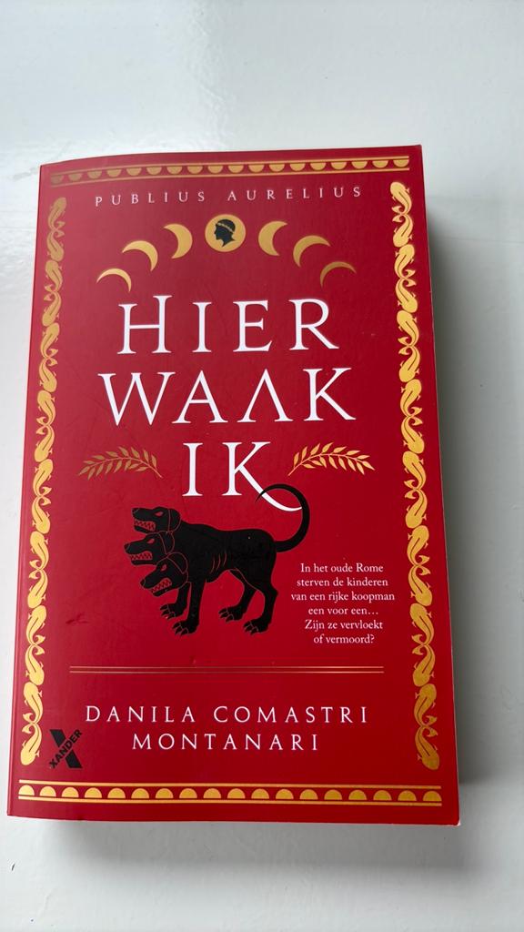 Hier waak ik, Ophalen of Verzenden, Zo goed als nieuw