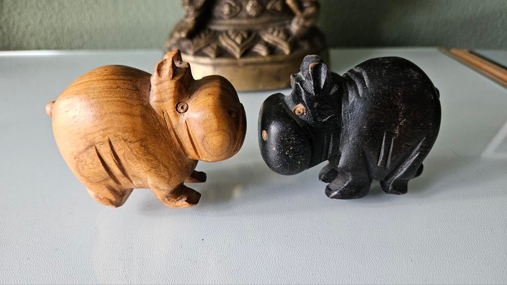 Set van 2 handgesneden houten nijlpaardjes uit Gambia, Antiek en Kunst, Ophalen of Verzenden