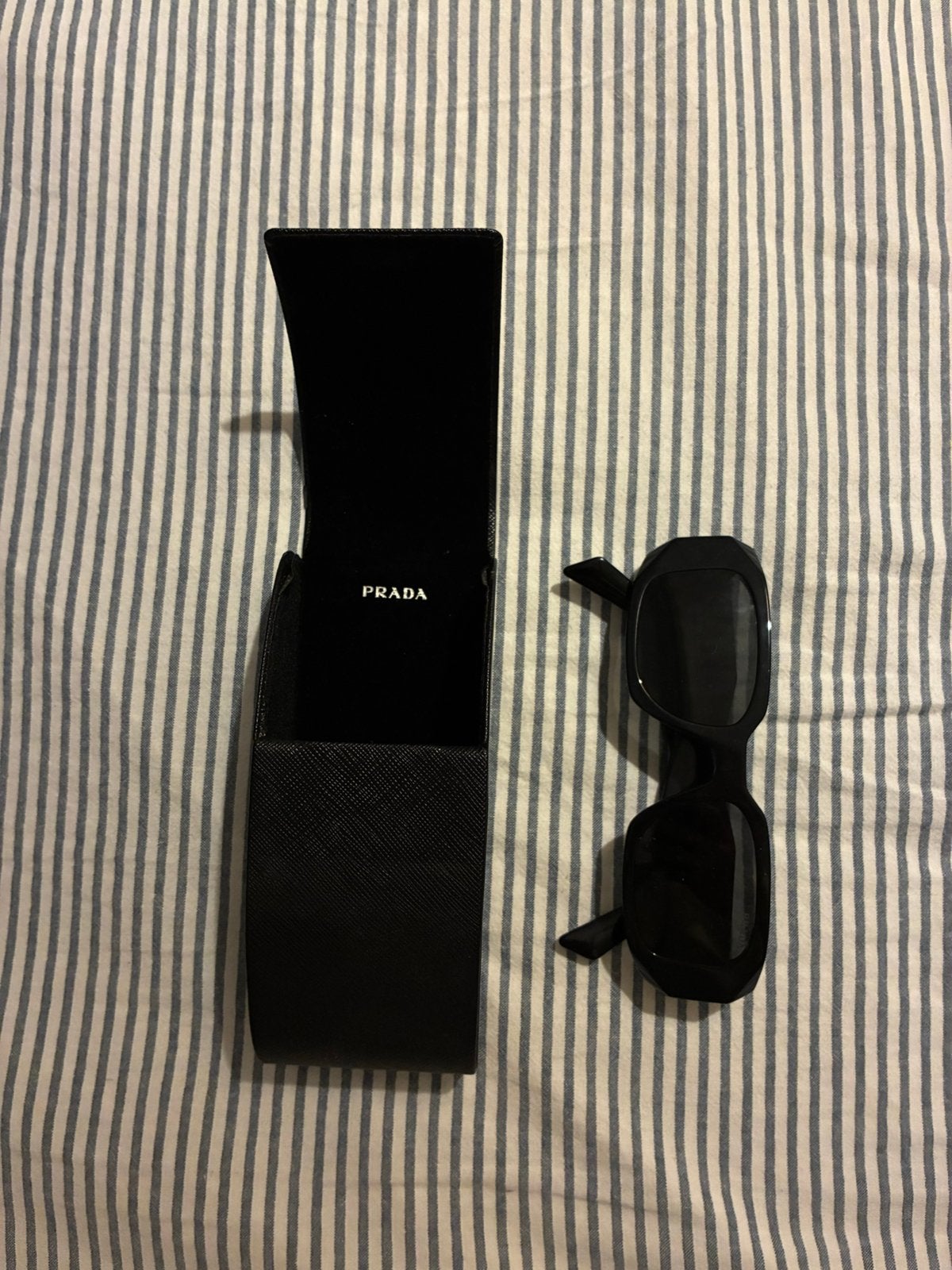 Prada zonnebril, Gebruikt, Zonnebril, Zwart, Ophalen