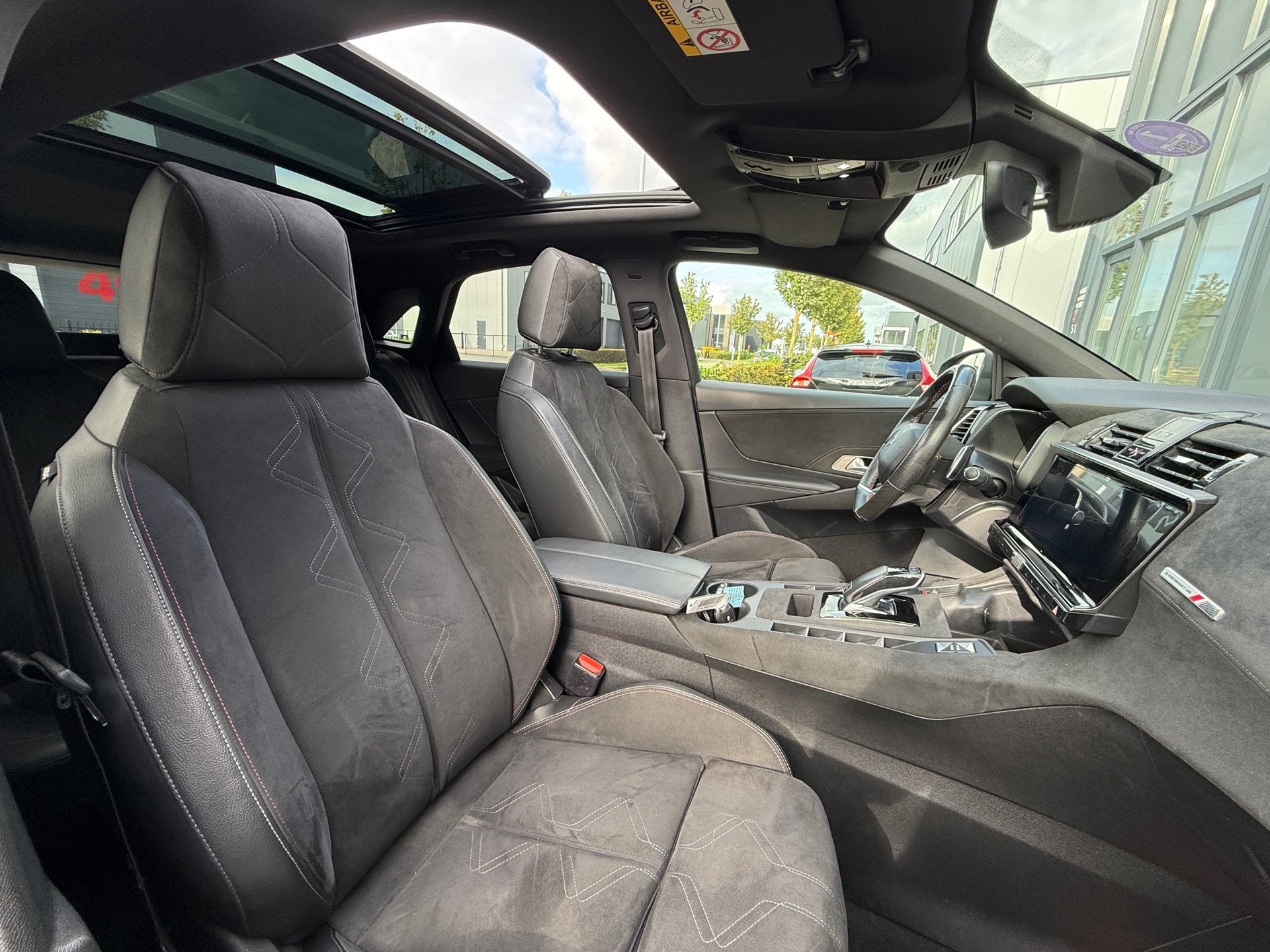 DS 7 Crossback 1.6 PureTech Performance Line / LEUKE OPTIES, Auto's, Euro 6, 4 cilinders, 181 pk, Zwart
