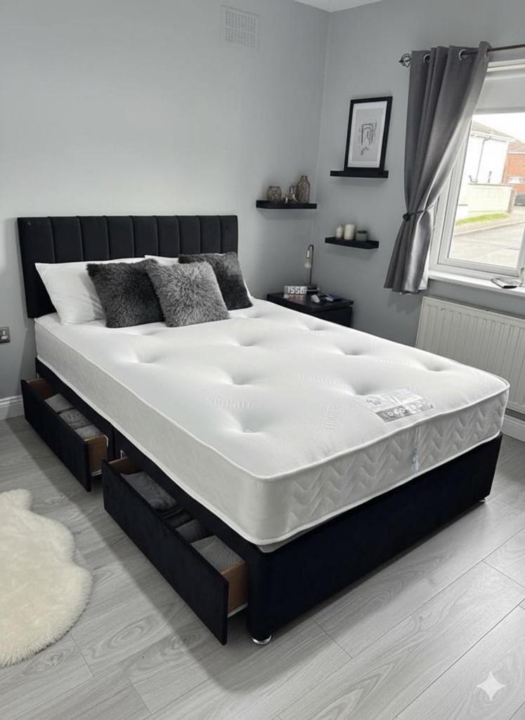 Divan bed best quality with mattres 140x200, Ophalen of Verzenden, Zo goed als nieuw