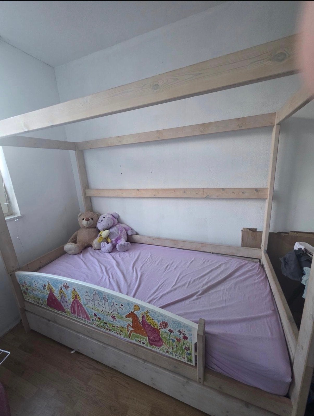 Kinderbed met lade en prinsessen decoratie, Ophalen, 85 tot 100 cm, Gebruikt, Matras