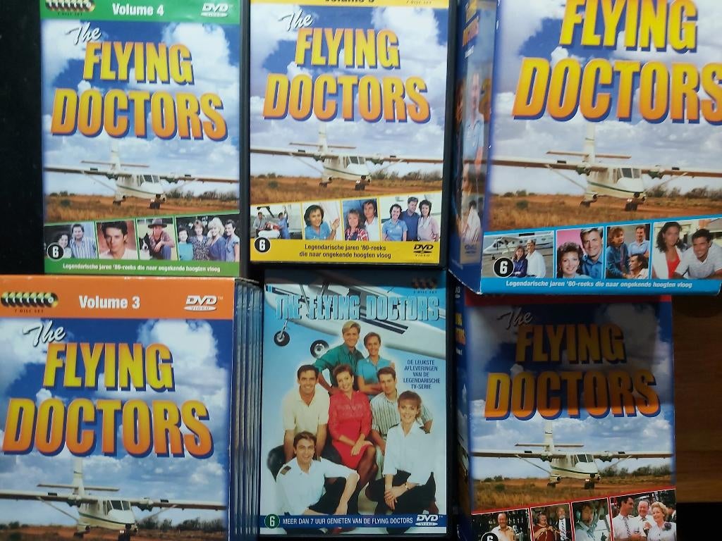 flying doctors 1 t/m. 5 en extra box, Alle leeftijden, Ophalen of Verzenden, Zo goed als nieuw, Drama