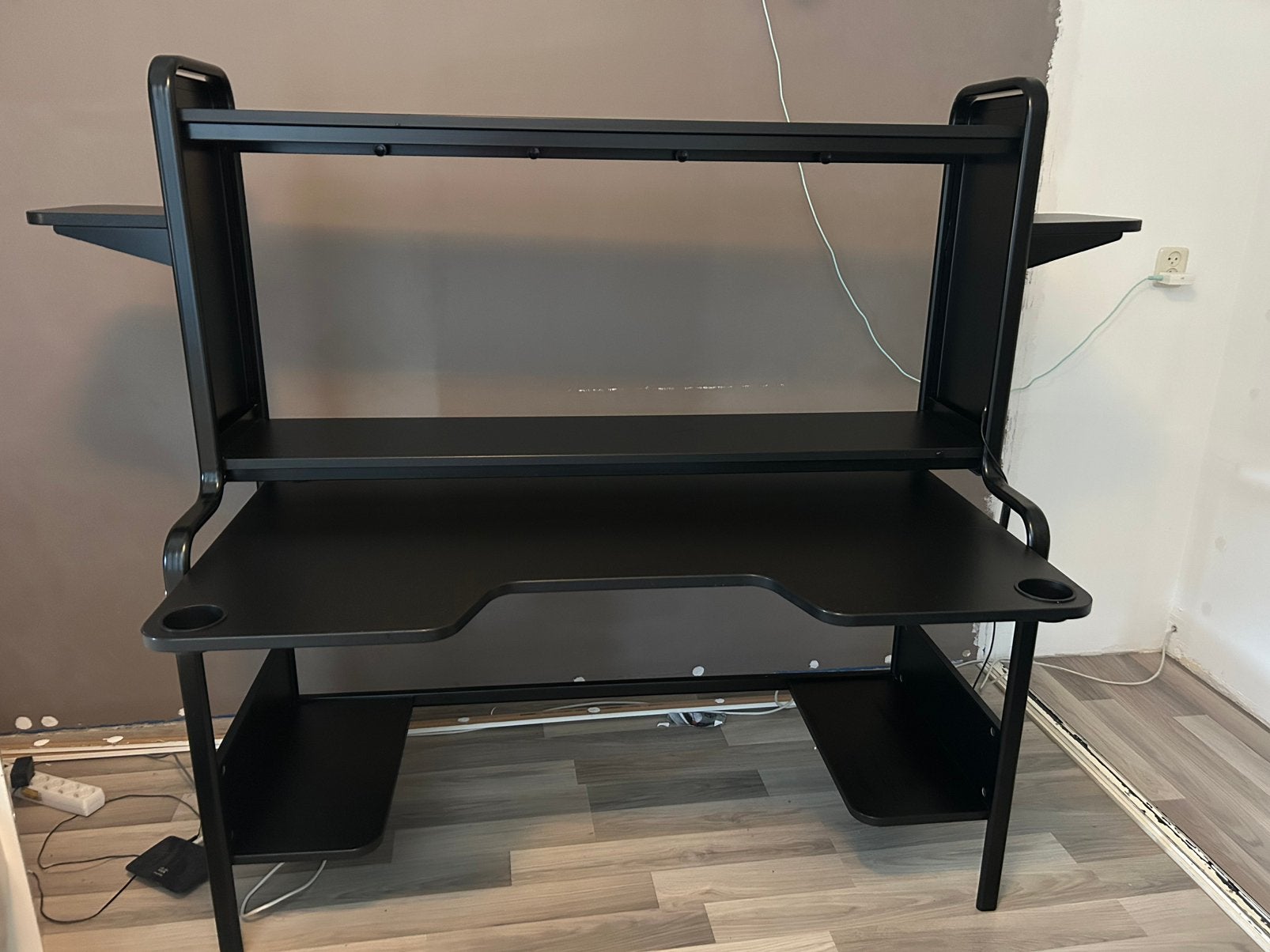 Gamebureau Ikea Fredde, Huis en Inrichting, Bureaus, Ophalen, Zo goed als nieuw