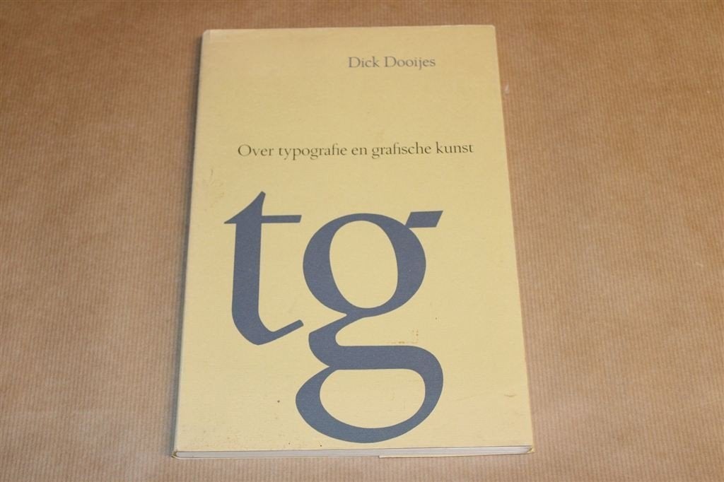 Over Typografie en Grafische Kunst — Dooijes [1966], Boeken, Ophalen of Verzenden, Gelezen
