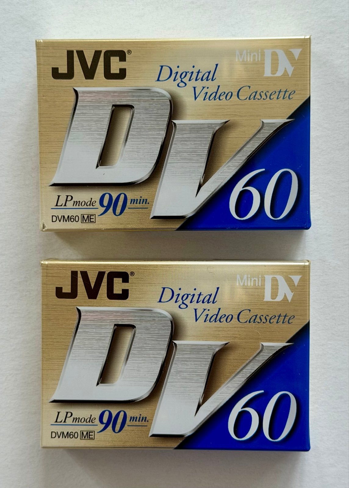 2 nieuwe gesealde JVC Mini DV cassettes - 60 min, Mini dv, JVC, Nieuw, Ophalen of Verzenden