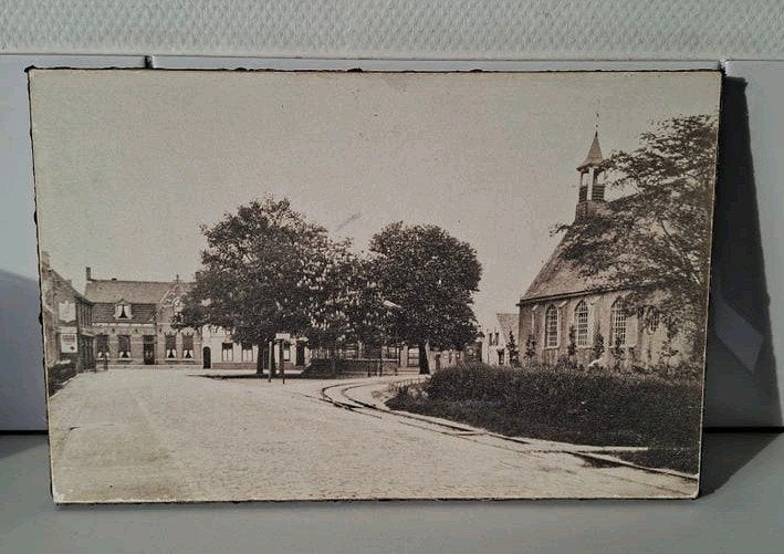 Oude foto/prent op hout van Markt Groede, 39x16 cm, Gebruikt, Foto, Ophalen of Verzenden, Gebouw