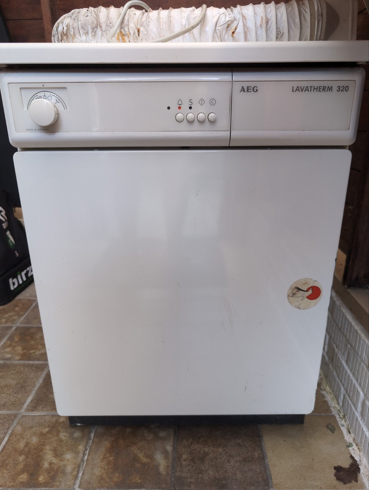 AEG Lavatherm 320 Luchtafvoer Wasdroger - Oude slang, Ophalen, 6 tot 8 kg, Gebruikt, Minder dan 85 cm