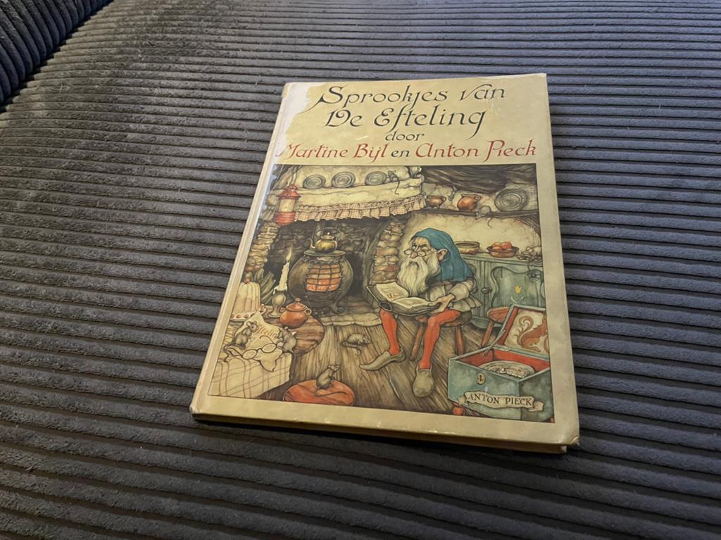 Sprookjes van de Efteling 2e druk 1974 hardcover boek, Ophalen of Verzenden, Gelezen