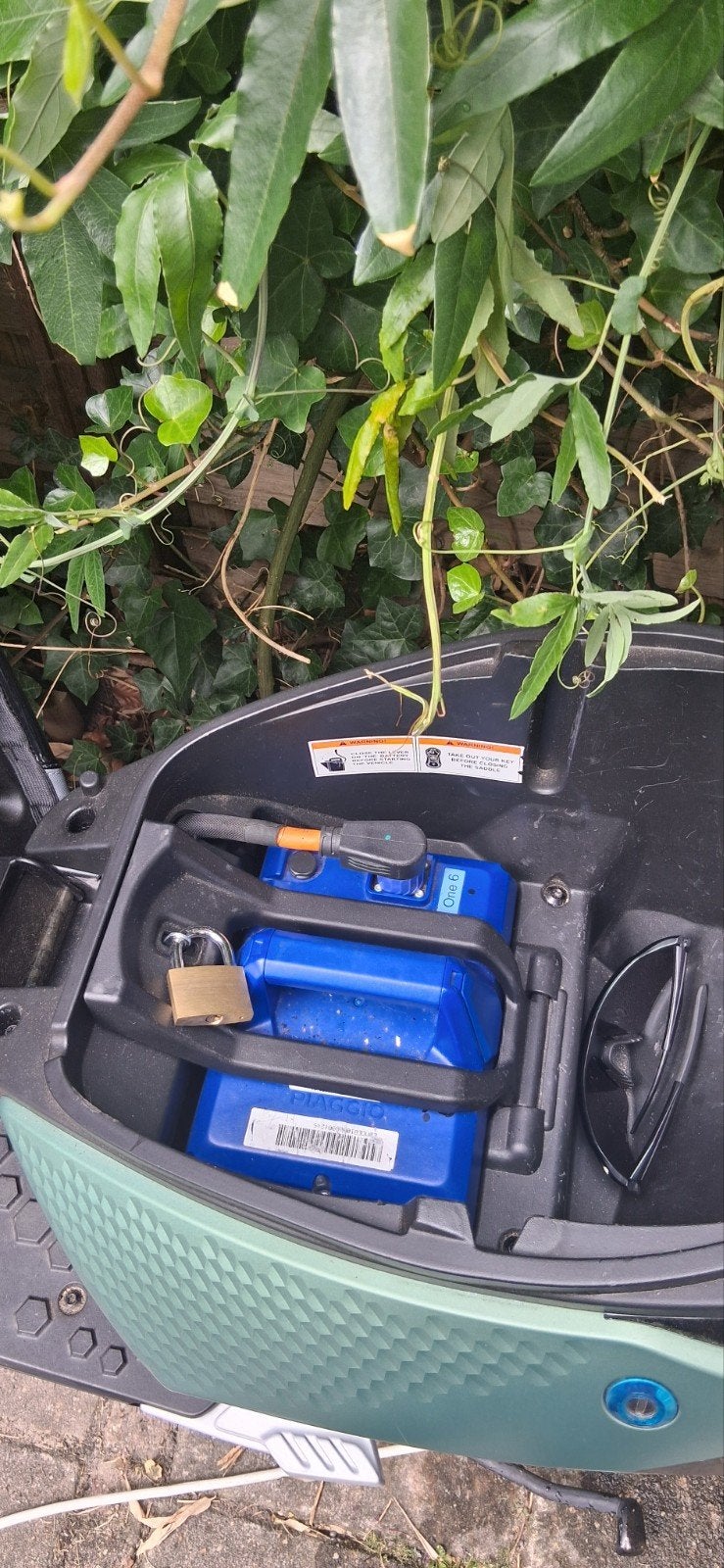 Elektrische Piaggio One - Krasvrij met oplader, Ophalen, Gebruikt, Elektrisch, Overige modellen
