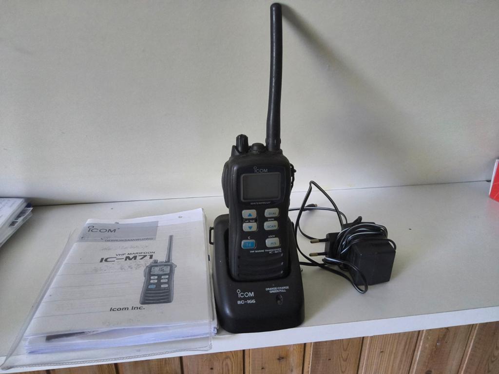 Icom IC-M71 VHF + Minolta verrekijker, Ophalen of Verzenden, Zo goed als nieuw