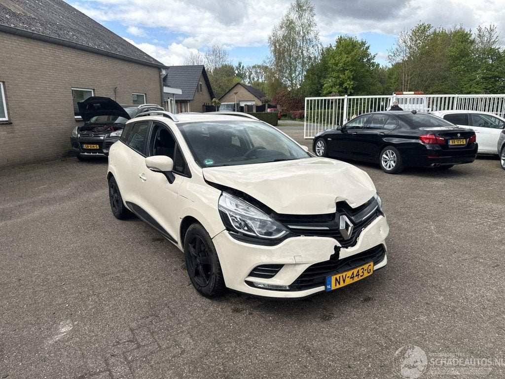 Renault Clio 0.9 TCe Zen REST BPM €500,-! (bj 2017), Auto diversen, Schadeauto's, 898 cc, Renault, Stationwagon, Handgeschakeld