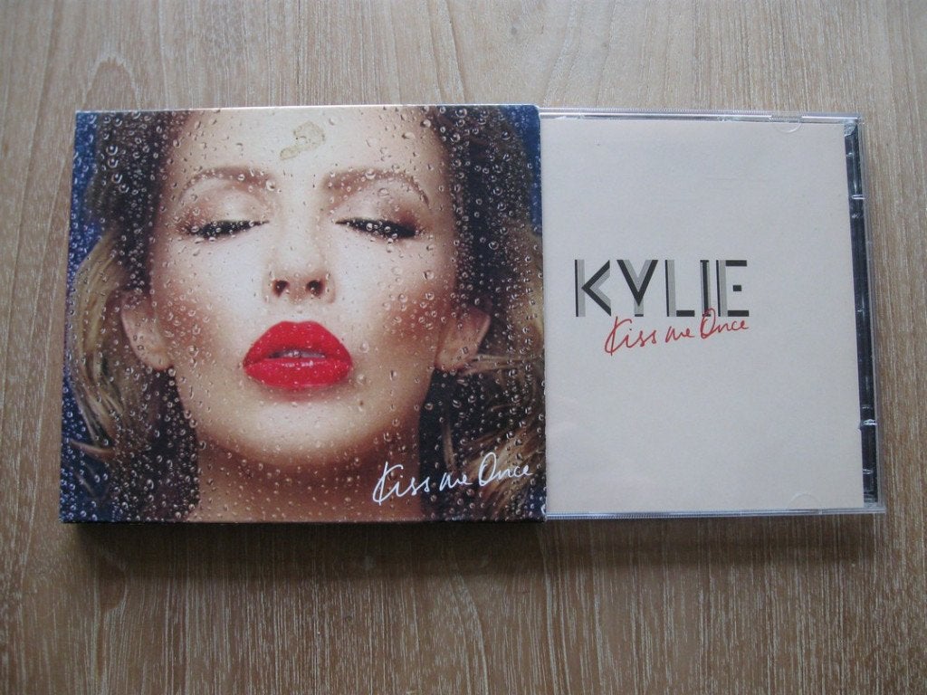 CD + DVD Kylie Minogue - Kiss Me Once, Inclusief DVD, Pop, Ophalen of Verzenden, Zo goed als nieuw