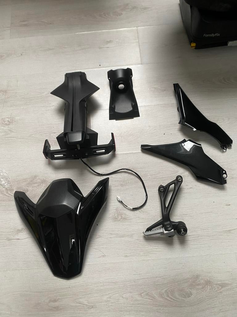 Kawasaki Z900 onderdelen - Achterspatbord, voetsteun, etc., Ophalen of Verzenden, Gebruikt