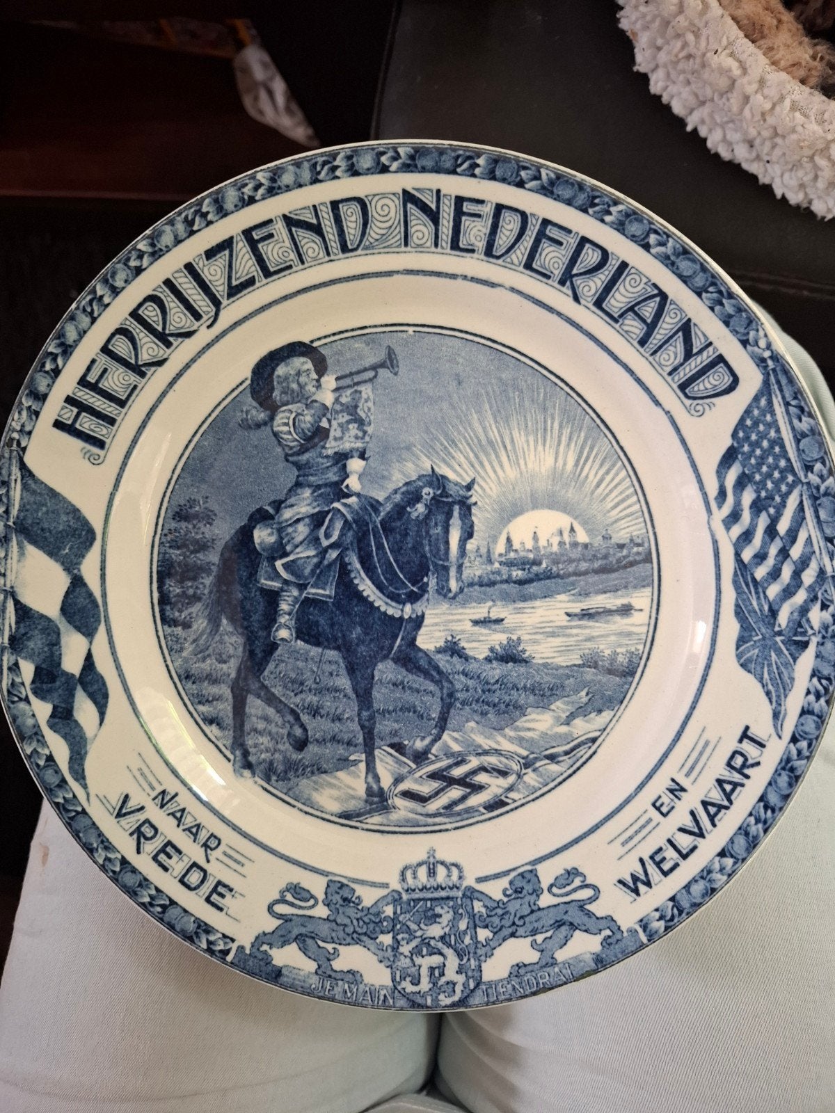 Zeldzaam Herrijzend Nederland bord Société Céramique, Antiek en Kunst, Ophalen of Verzenden
