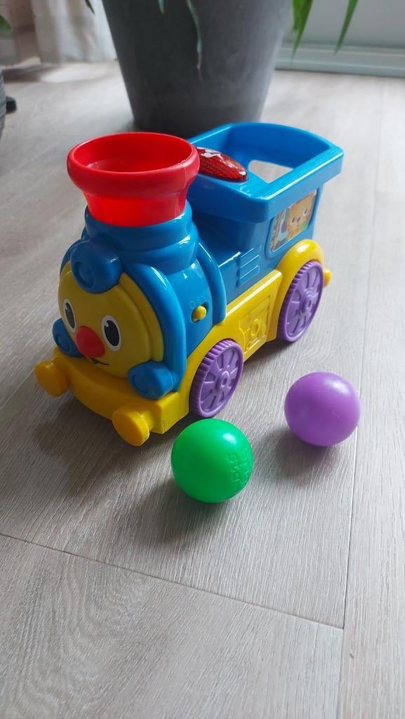 Vrolijke ballentrein met ballen, Ophalen of Verzenden, Zo goed als nieuw