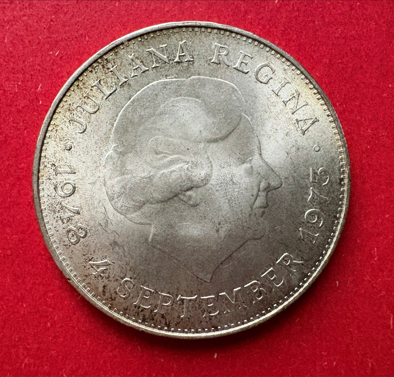 Zilveren 10 Gulden Munt Juliana 1973, Postzegels en Munten, Munten | Nederland, Koningin Juliana, Zilver, Ophalen of Verzenden